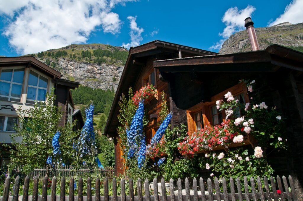 dufourspitze - hut