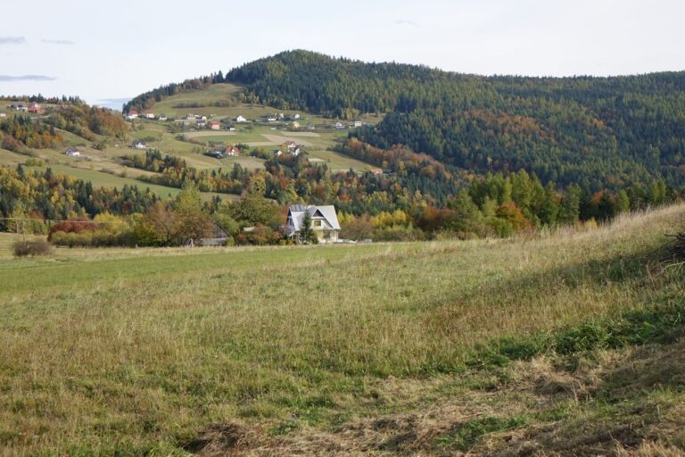 Przełęcz pod Ostrą