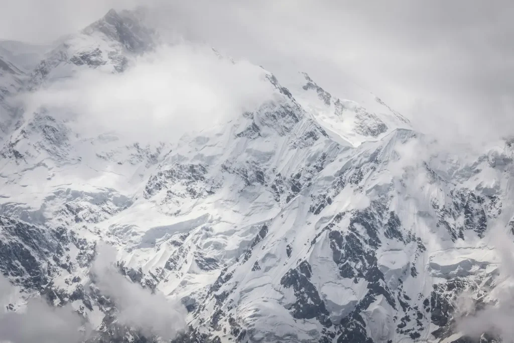 Nanga Parbat w chmurach